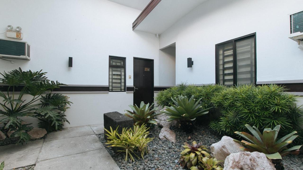 Reddoorz @ Gardenview Hotel Gtower Angeles Exterior foto