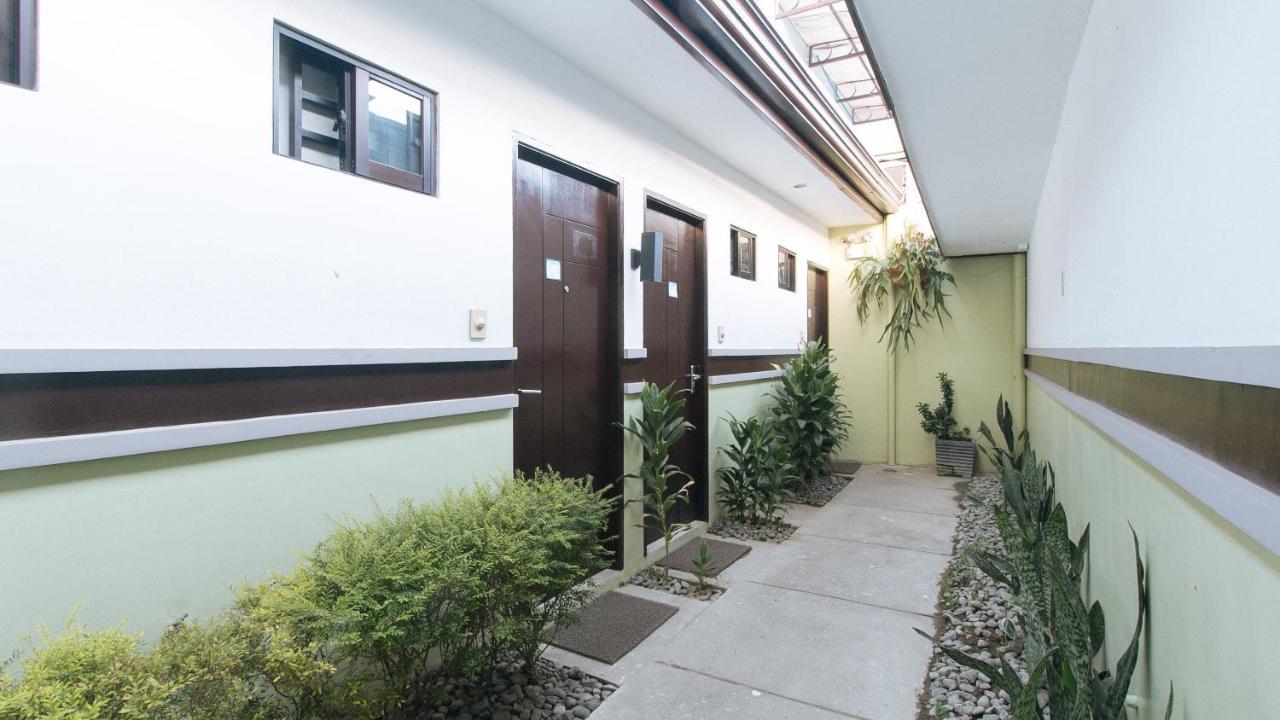 Reddoorz @ Gardenview Hotel Gtower Angeles Exterior foto